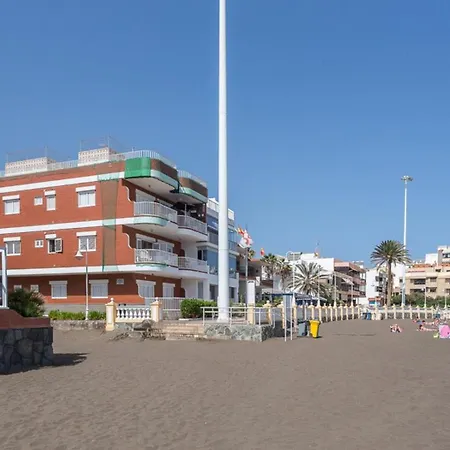 With Terrace On The Beachfront. Apartamento