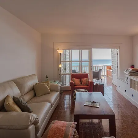 Apartment With Terrace On The Beachfront *