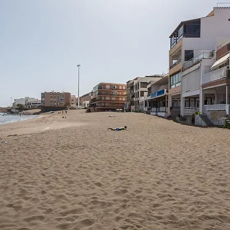 Apartment With Terrace On The Beachfront *