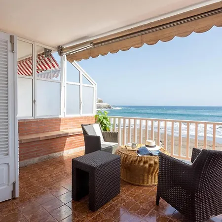 Appartement With Terrace On The Beachfront. *