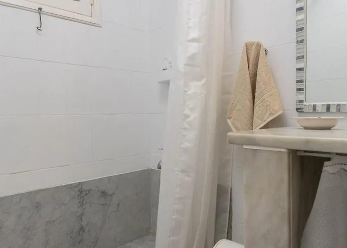 With Terrace On The Beachfront. شقة Salinetas